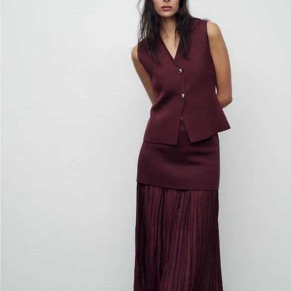 Zara SET (top & bottom) - Picture 2 of 5